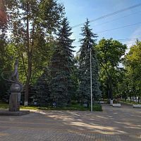 Памятник Гагарину на Октябрьском проспекте в Люберцах