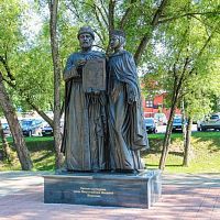 Памятник Петру и Февроньи в Сергиевом Посаде