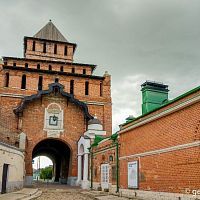 Пятницкие ворота кремля в Коломне