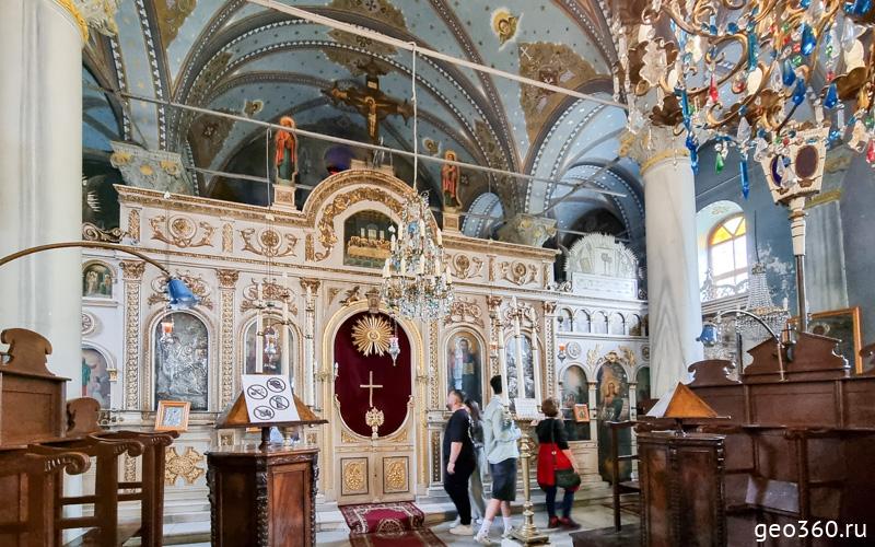 Алтарь монастыря Святого Георгия на острове Бююкада